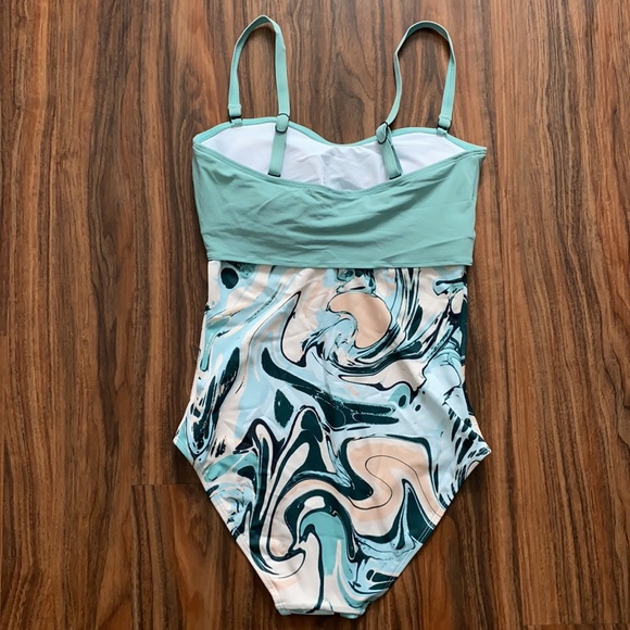 Flagpole Nora One Piece - Picture 10 of 13